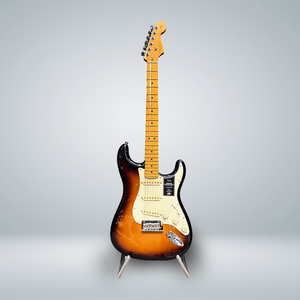 Guitarra eléctrica Fender AM Pro II Strat Maple 2 Tone Sunburst SEMINUEVA