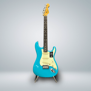 Guitarra eléctrica Fender AM Pro II Strat MBL SEMINUEVA